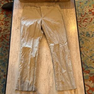 Express Men's Khaki Chinos dress pants slacks‎ size 33/32
33 / 32 EUC